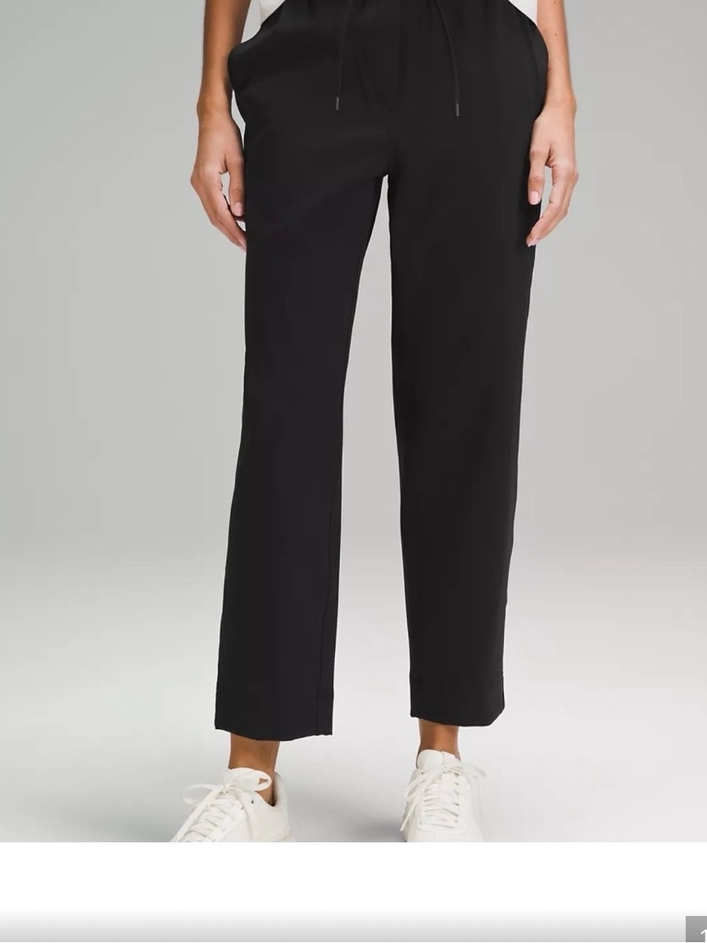 Lululemon Tapered-Leg Mid-Rise Crop Pants
25" Luxtreme - Size M
